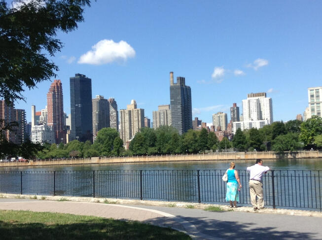 Astoria Queens for Solo Travelers | Affordable, Safe & Multicultural NYC Astoria, Queens welcomes budget solo travelers with diverse cuisine, affordable accommodations, and easy transit to Manhattan, all within a friendly community.